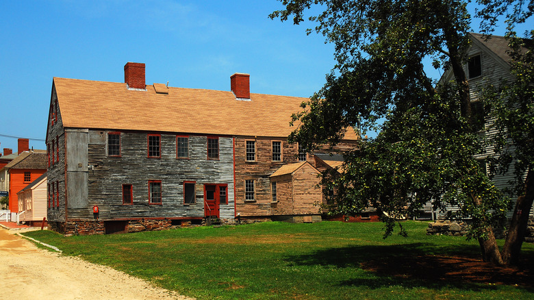 Colonial NH house