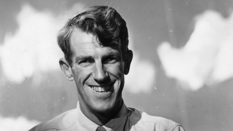 sir edmund hillary wearing a tie