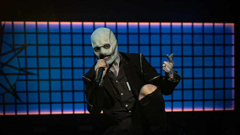 Slipknot's Corey Taylor singing