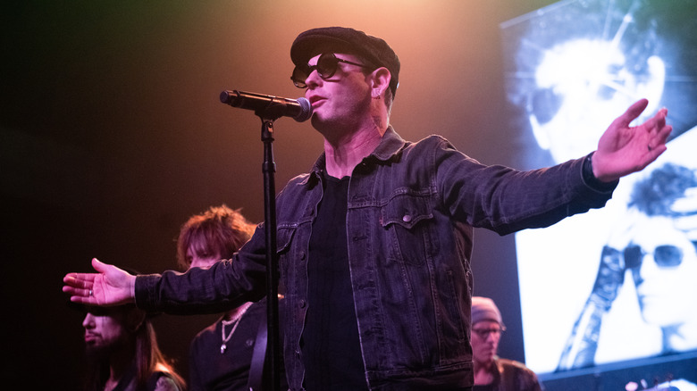 Corey Taylor posing