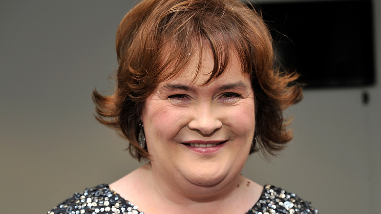 susan boyle smiling sparkly dress