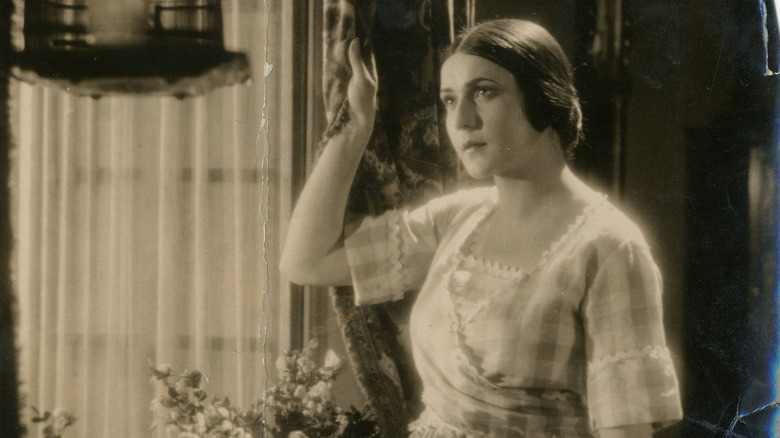 Audrey Munson in a silent film 