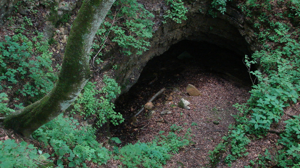 entrance to Sand Cave