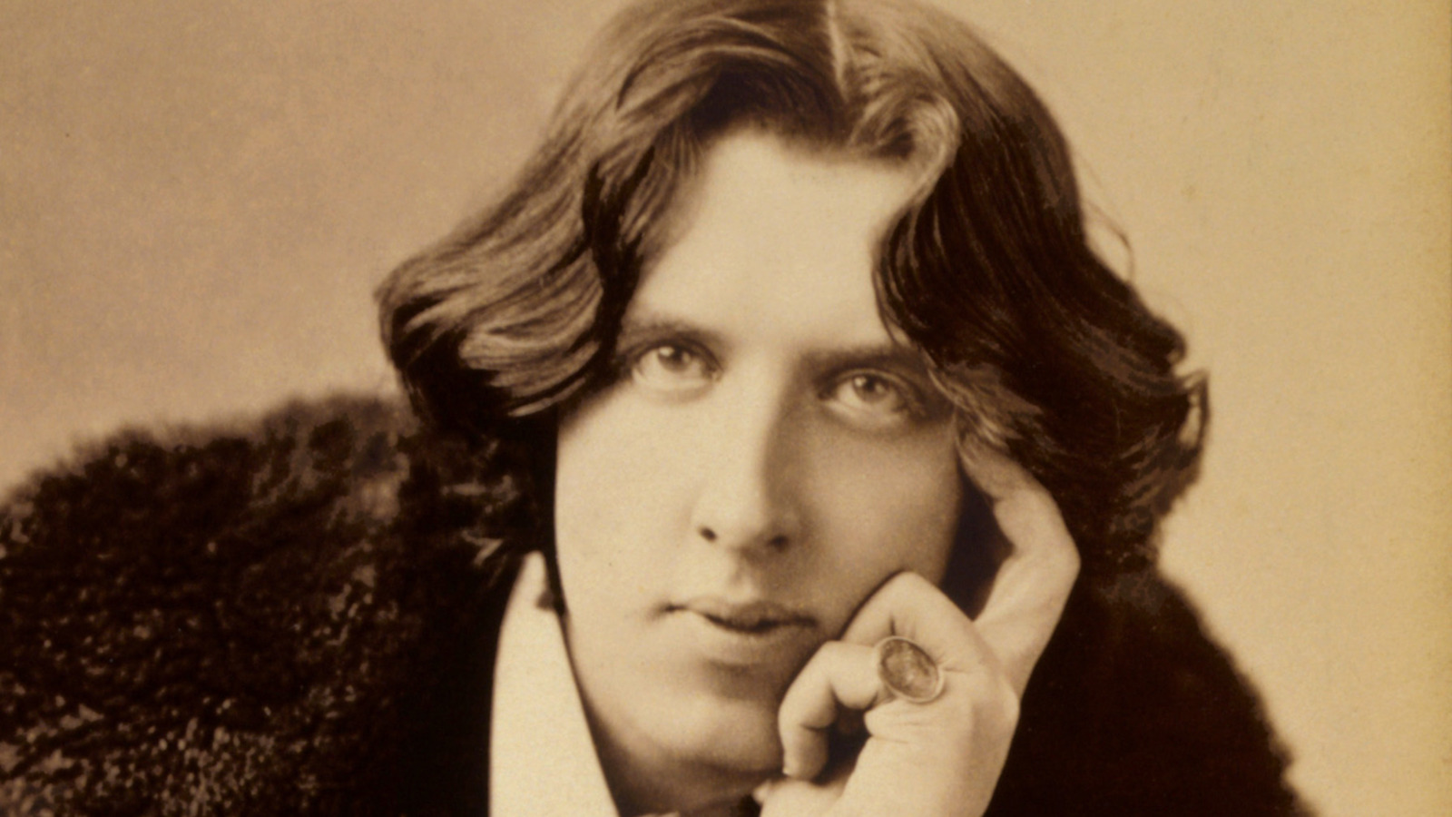 The Tragic Real-Life Story Of Oscar Wilde