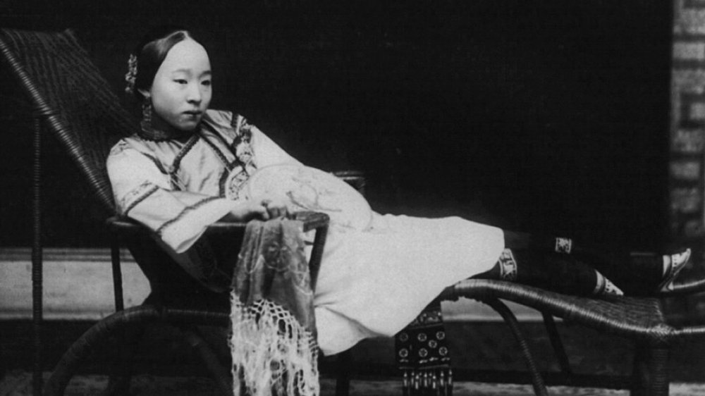 Wealthy Chinese woman with bound feet