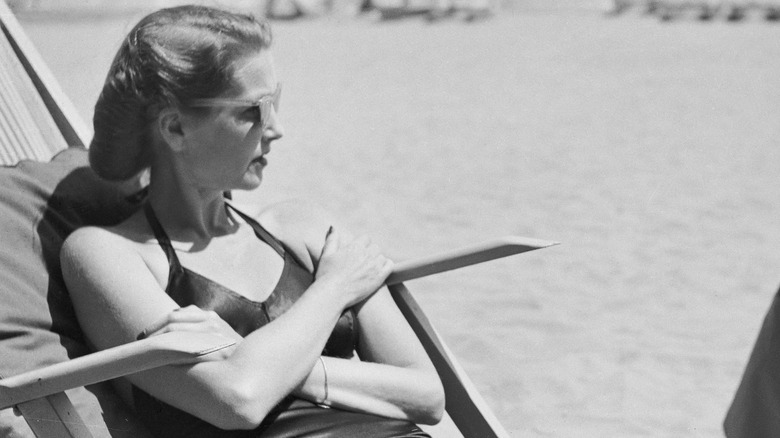 Barbara Hutton sunglasses on beach