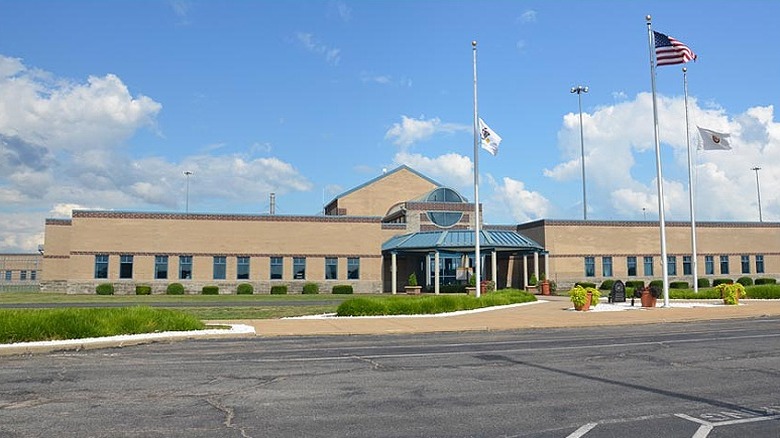 federal correctional facility where harvey is kept