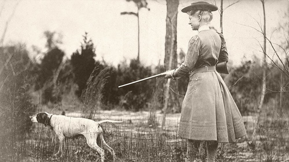 Annie Oakley with her dog 1908