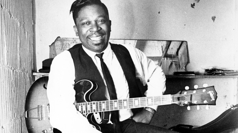 B.B. King posing with guitar