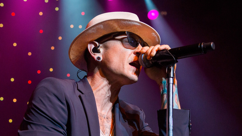 Chester Bennington sunglasses hat