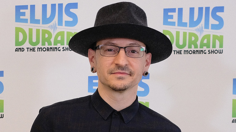 Chester Bennington hat glasses