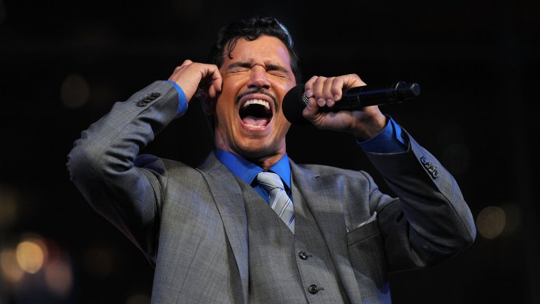 El DeBarge singing