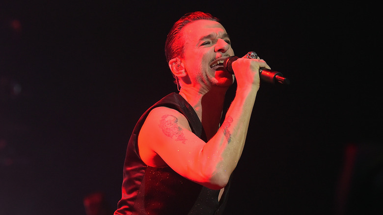 Dave Gahan singing