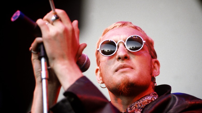 LAYNE STALEY • ALICE IN CHAINS •... - The YEAR Grunge BROKE | Facebook