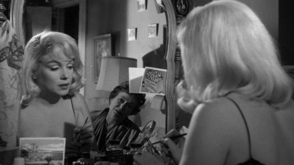 Marilyn Monroe as Roslyn and Thelma Ritter as Isabelle in The Misfits