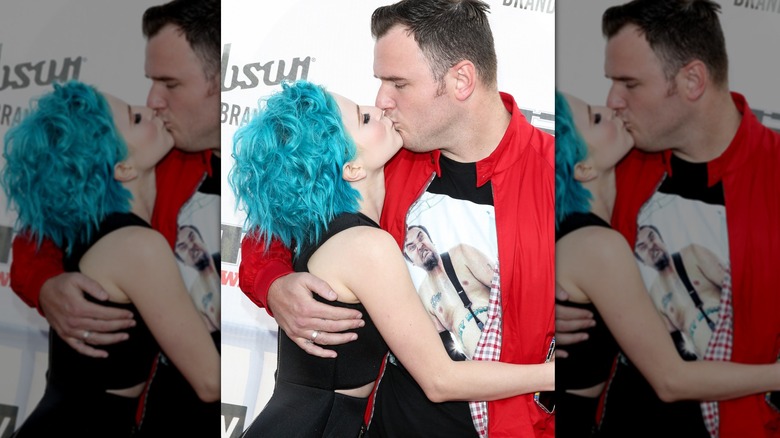 Williams blue hair kisses Chad Gilbert event