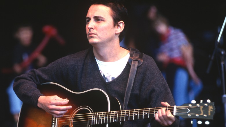 Mike McCready playing guitar