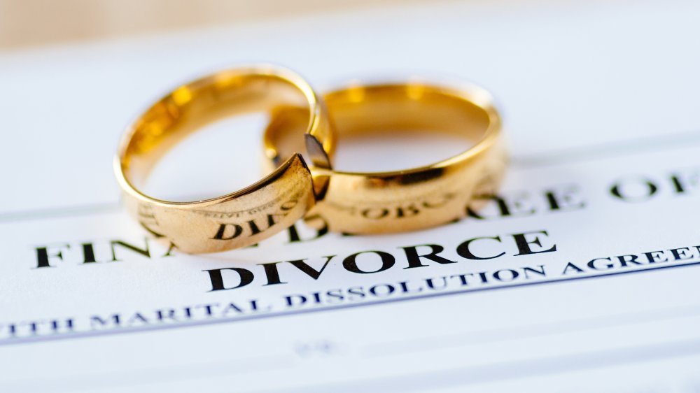 Wedding rings and divorce decree