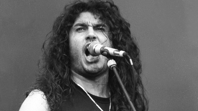 Tom Araya screaming