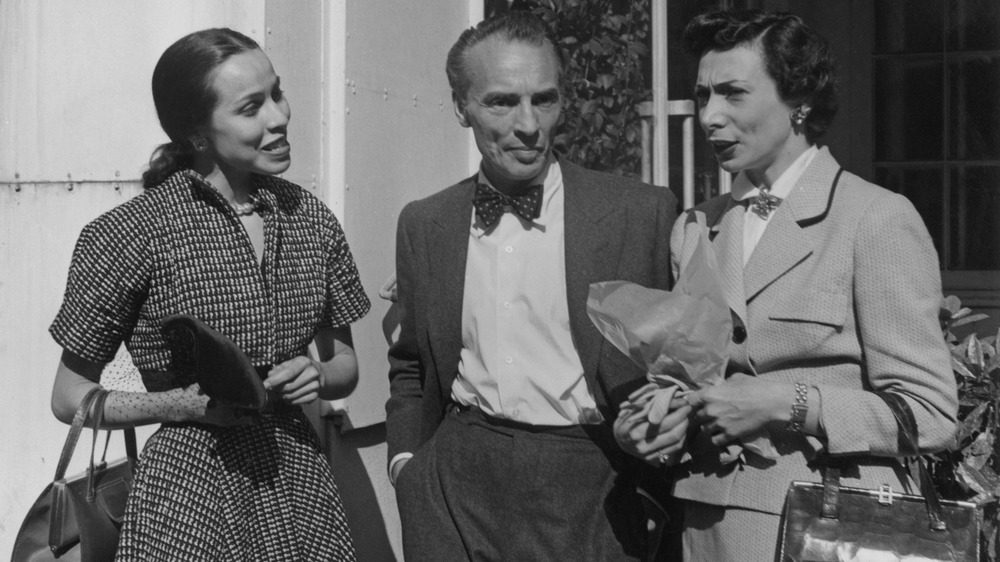 Maria Tallchief and Nora Kaye in conversation with choreographer George Balanchine i