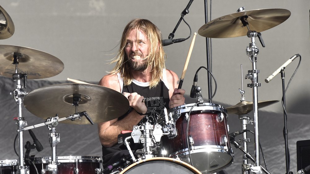 Taylor Hawkins playing drums