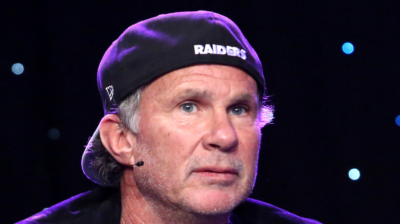 Chad Smith wearing Raiders hat