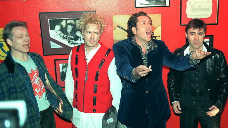 sex pistols posing