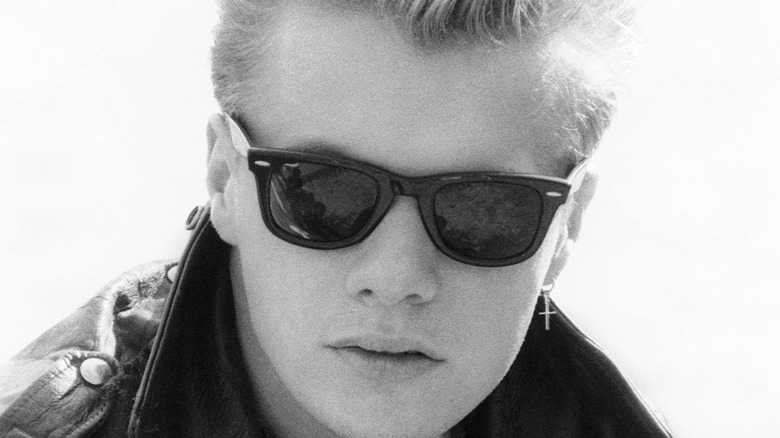 Larry Mullen Jr. with sunglasses 