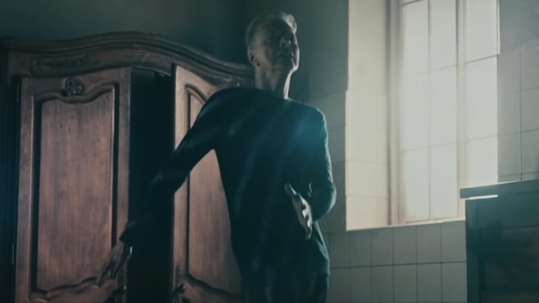 David Bowie in Kabbalah suit Lazarus video