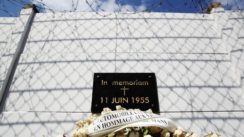 Le Mans victims memorial with flowers