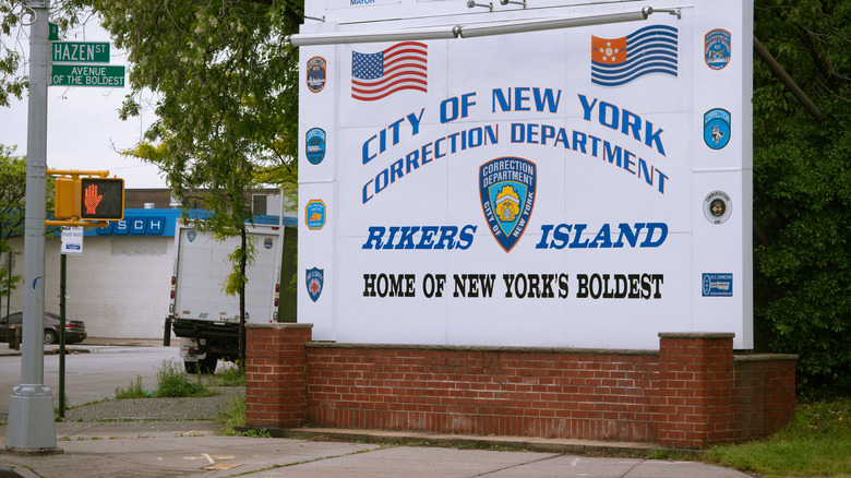 Rikers Island sign