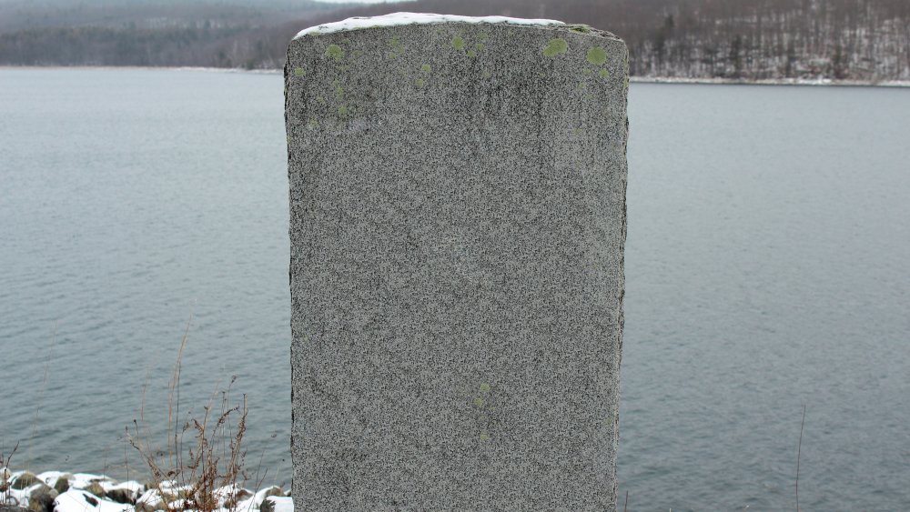 Blank grave by the water