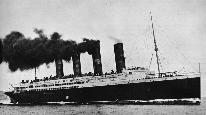 lusitania sailing black smoke from stacks