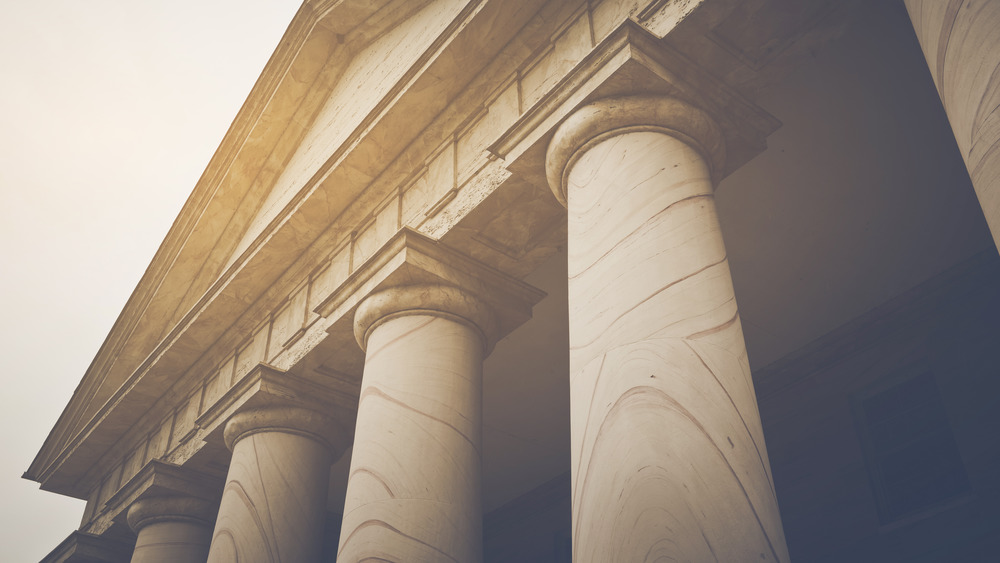 Court house pillars 