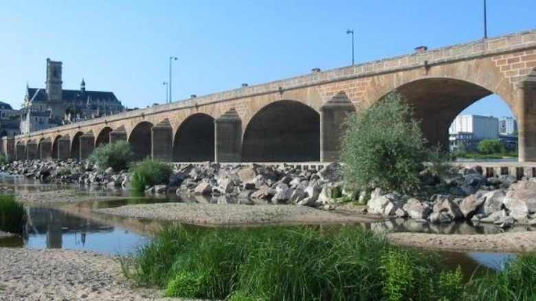 Loire à Nevers dry