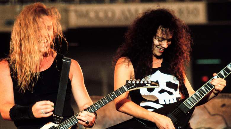 james hetfield kirk hammett playing guitar