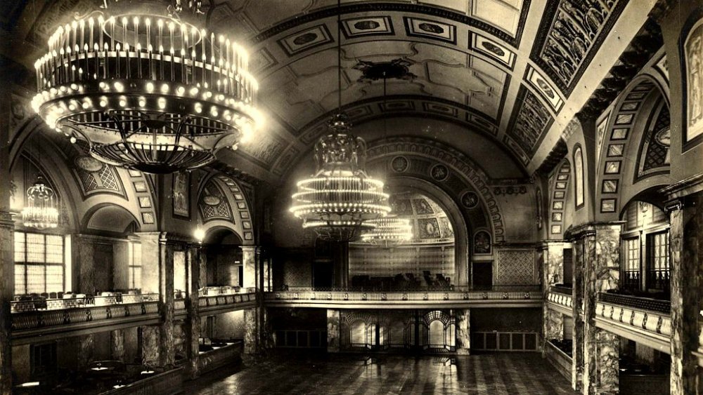 The Marble Hall of the Berlin Zoological Gardens