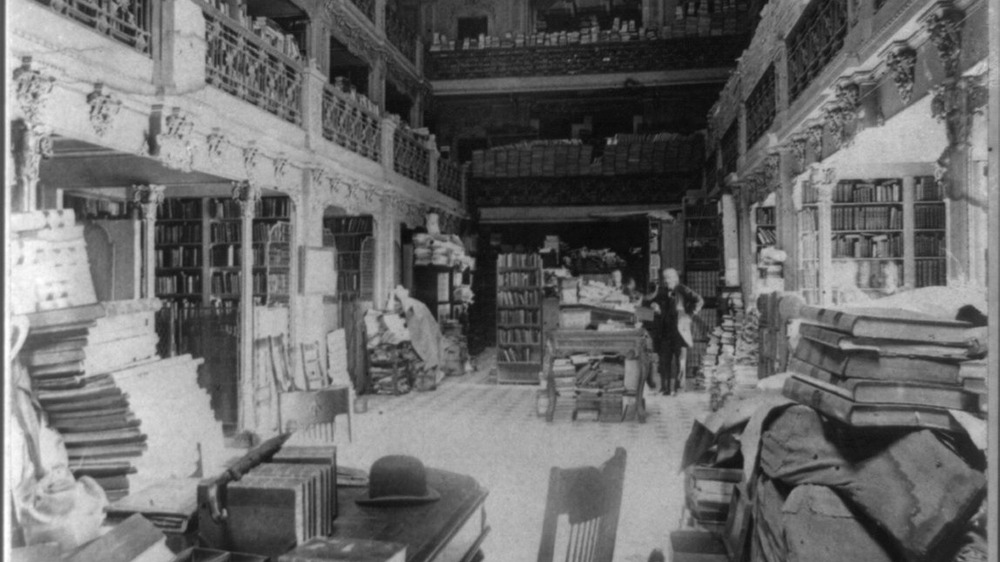 Library of Congress, showing three levels crowded with stacks of books and newspapers, 1897