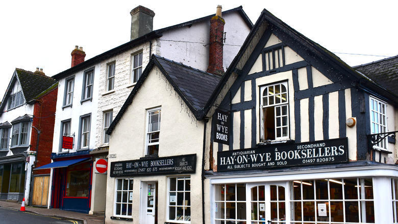 hay-on-wye bookseller street