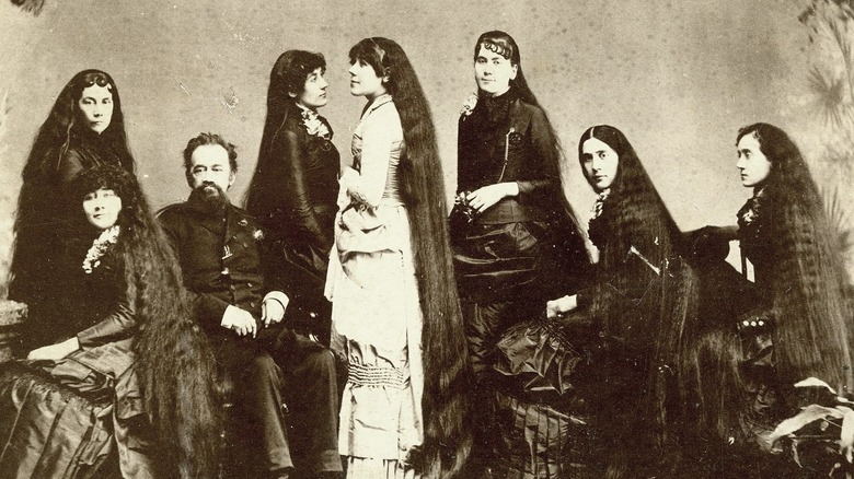 The True Story Of The Seven Sutherland Sisters And Their 37 Feet Of Hair