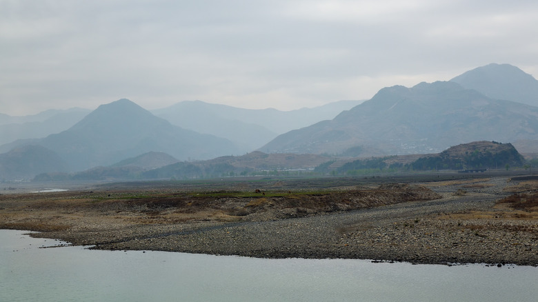 shore of Taedong River