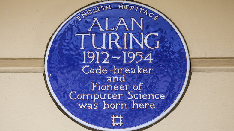 Blue plaque commemorating Turing's birthplace