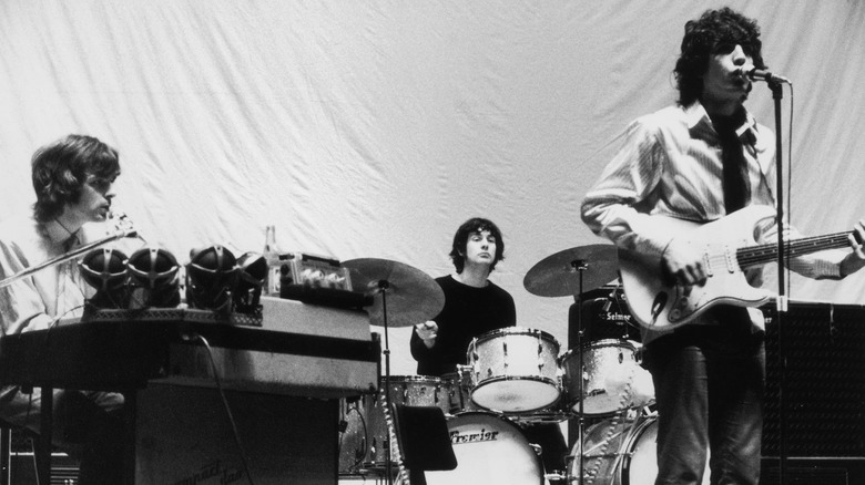 Rick Wright, Nick Mason, Syd Barrett onstage