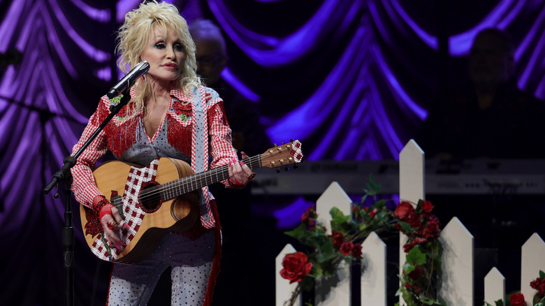 dolly parton performing on stage