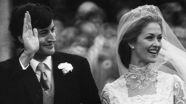 Norton and Penelope Knatchbull wedding smiling waving