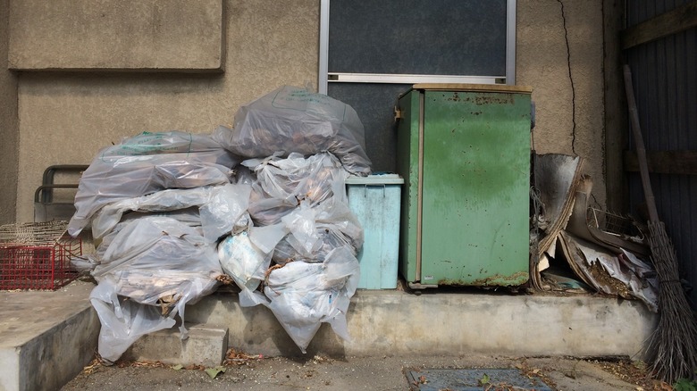 Heaps of trash in Sanya