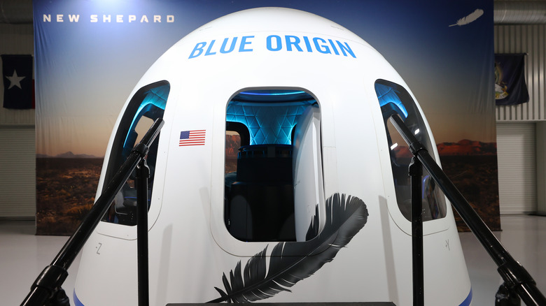 spacex capsule