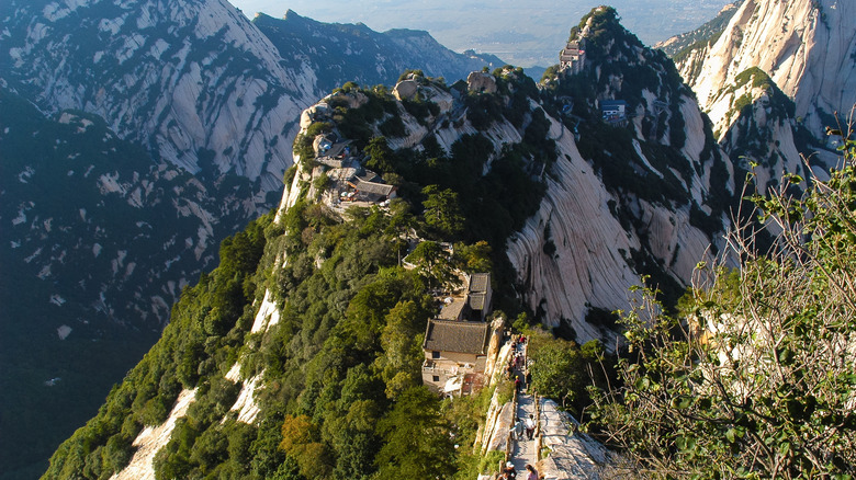 XIAN, SHANXI/CHINA-SEP 21: Huashan Mountain scenery on Sep 21,2004 in Xian, Shanxi, China. Huashan Mountain is one of famous Mountains in China.