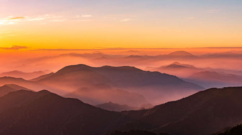 Shaanxi Qinling Taibai Mountain National Forest Park Sunrise Sunset Clouds and Sea Scenery