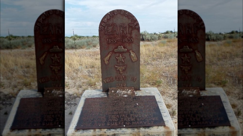 Warren Earp tombstone